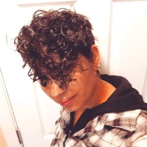 Meet your Posher, Rosandra